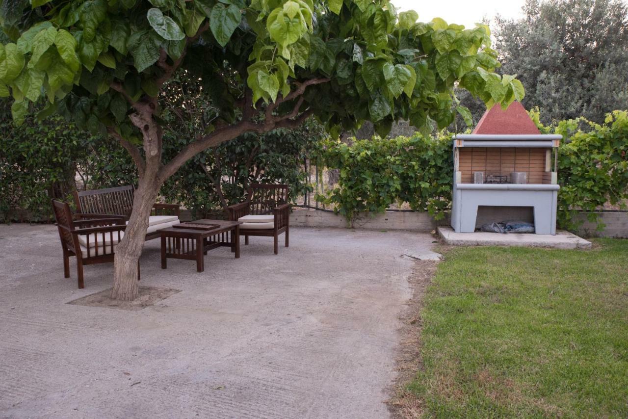 Villa Epavlis Haraki Exteriör bild